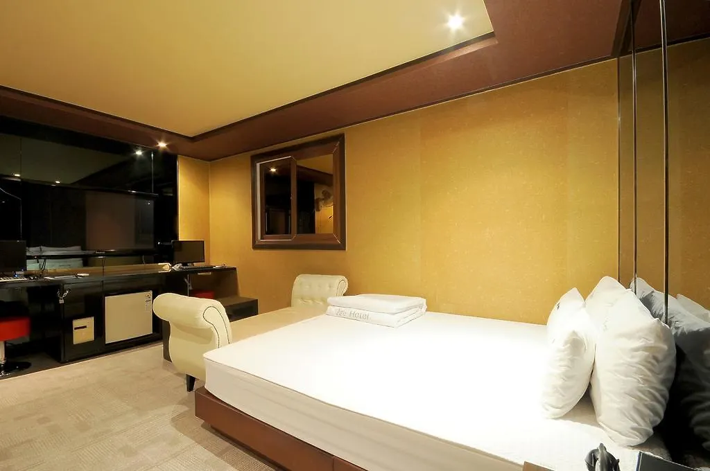 We Motel Busan 2*,